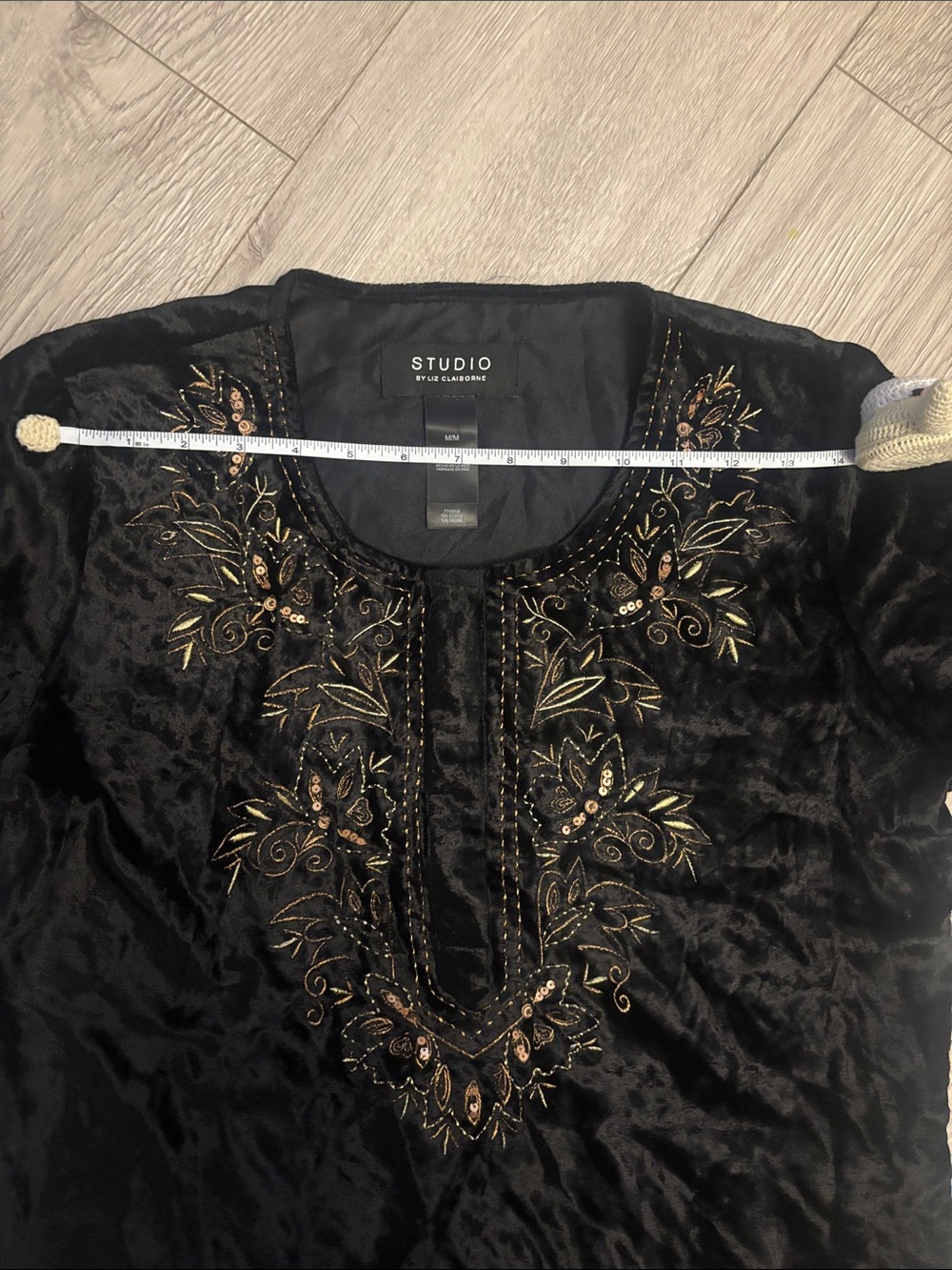 Vintage Liz Claiborne Black Velvet Long Bell Sleeve Embroidered Top Fall Autumn - Picture 6 of 10